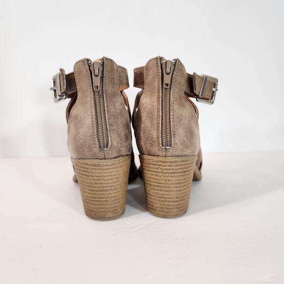 MAURICES Brown Faux Leather Strappy Heeled Ankle Bootie Womens 7.5 FLAWED - Picture 6 of 11